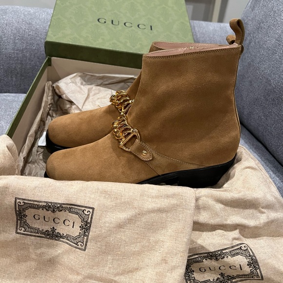 NEW in box. Gucci brown suede boots - Picture 11 of 16